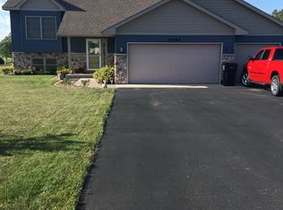 1046 Hidden Ln, New Richmond, WI 54017