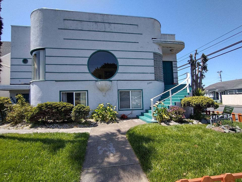 2400 H Streamline Moderne Apartment 2nd Floor, Round Window Classic Design and Unique