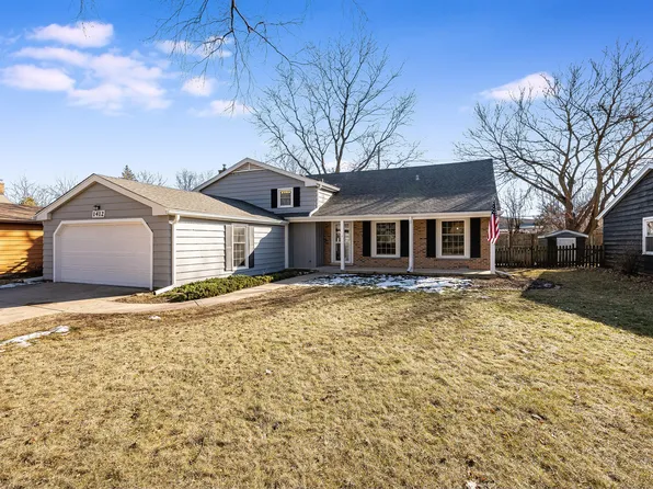 1412 Briarwood Dr, Naperville, IL 60540