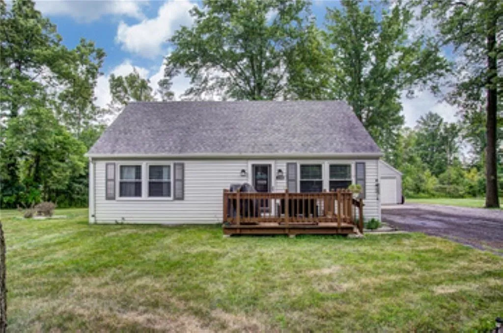 2760 Clover Ave photo 1