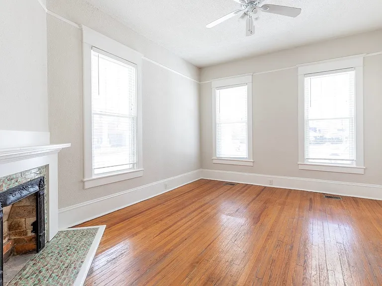 1016 E Anderson St — Photo 8