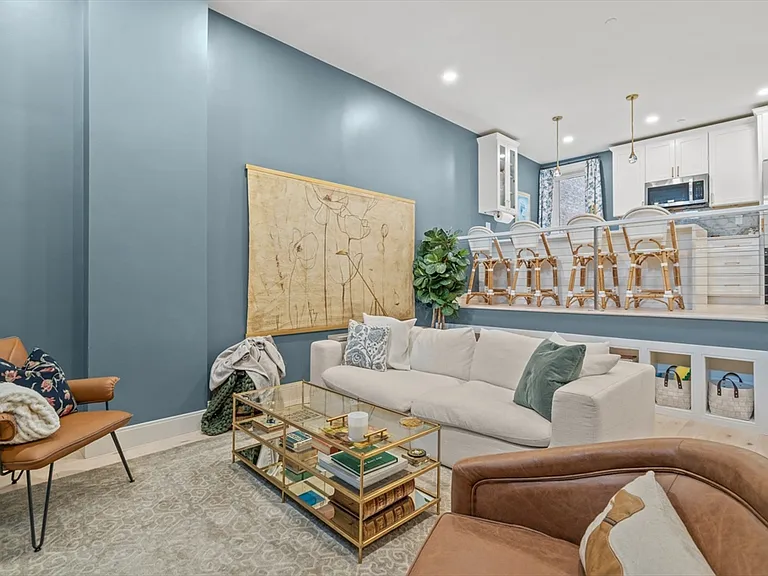 340 Meridian St #1 — Photo 3