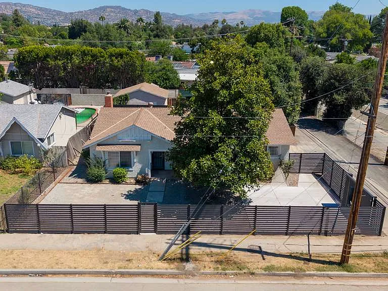 23001 Vanowen St — Photo 1