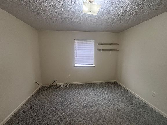4th image of 101 Vieux Orleans Cir APT A