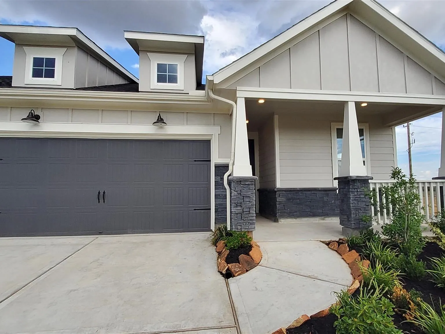 3 bed, 1757 sqft, $2,400 — Photo 2