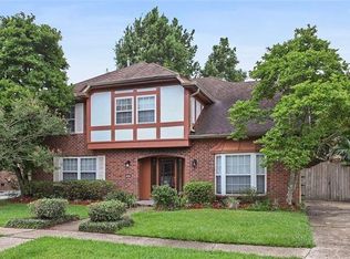 5 Kings Canyon Dr, New Orleans, LA 70131