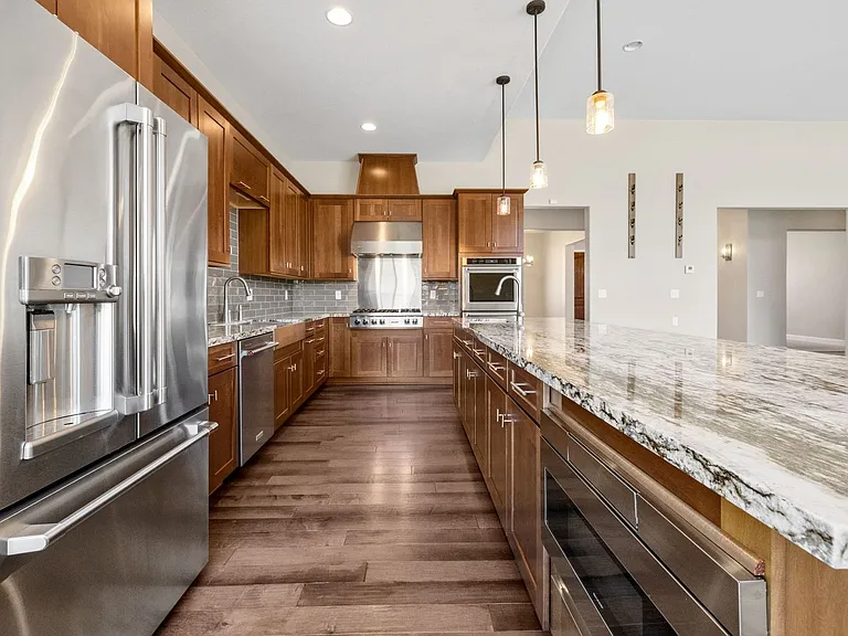 1015 N Cantlon Ln — Photo 3