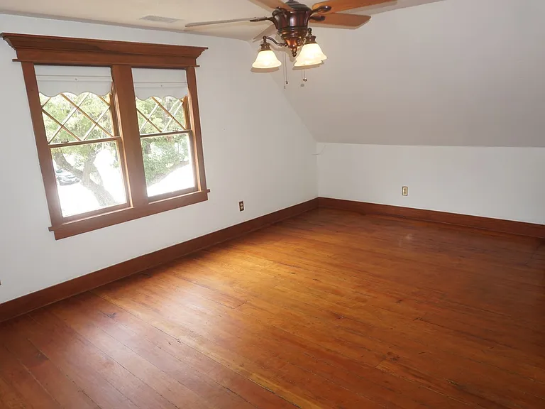191 N Grand St — Photo 12