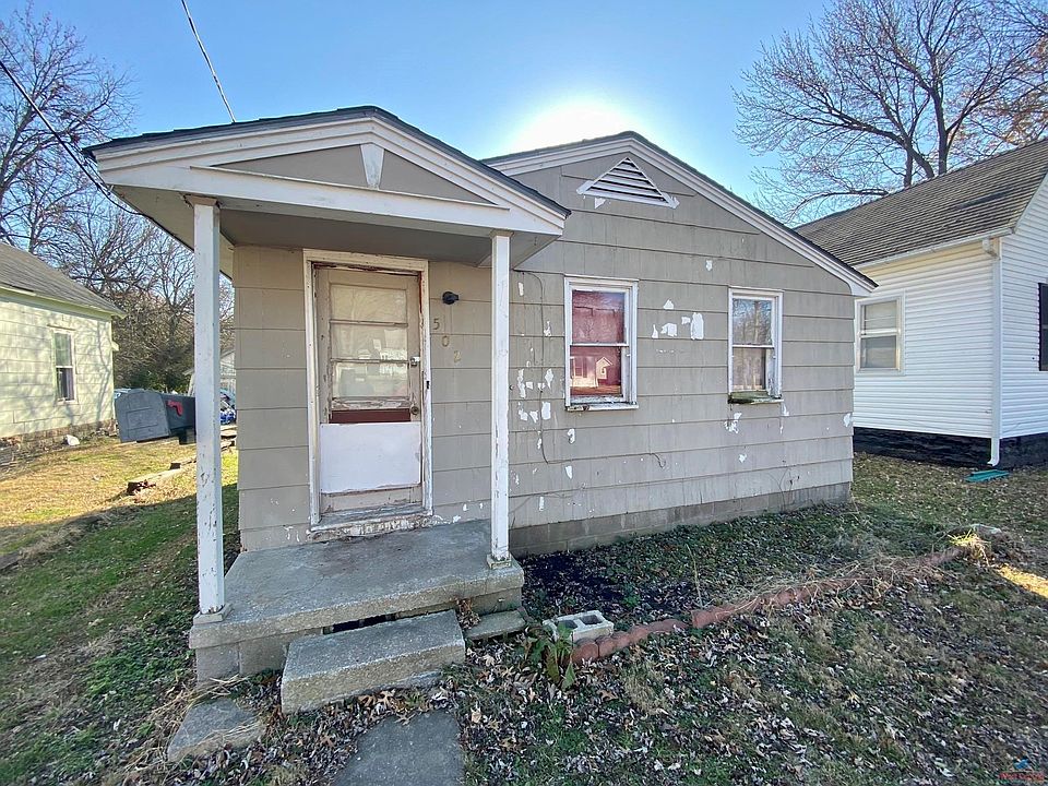 2nd image of 502 E Grandriver St