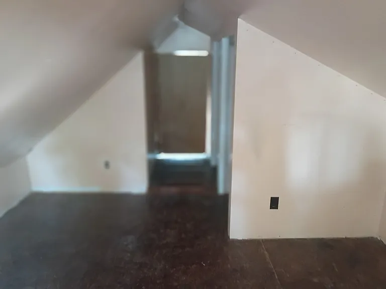 202 E Cedar St — Photo 8