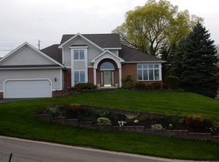 205 Bayhill Ln, Rochester, NY 14609