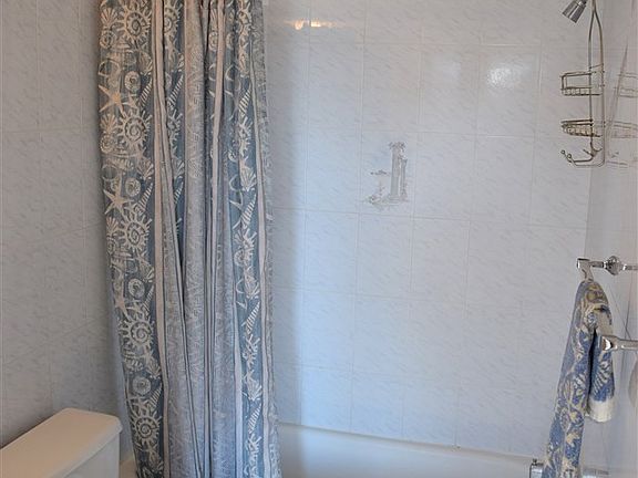 5th image of 8910 Pleasure Ave #West