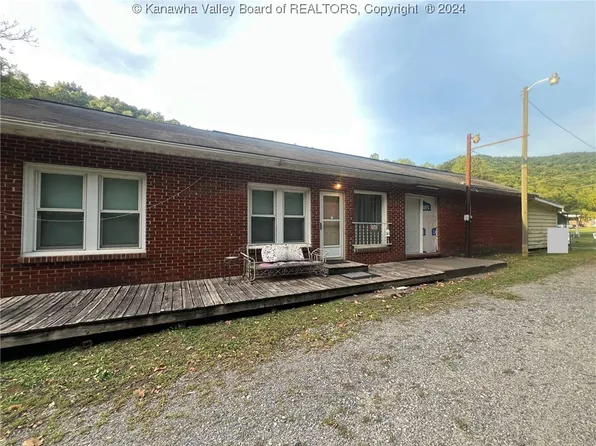 2363 Ashford Nellis Rd, Ashford, WV 25009