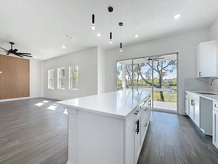 2121 Broad Water Dr — Photo 20