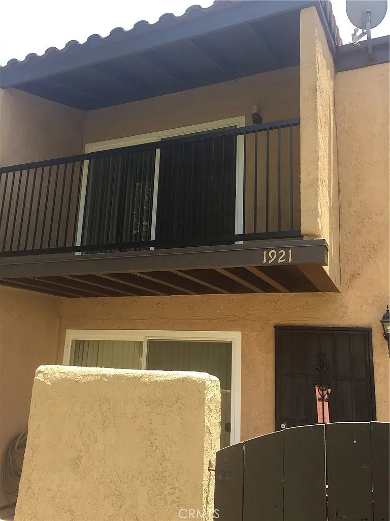 3 bed, 1.5 bath, 1322 sqft, $2,900 — Photo 1
