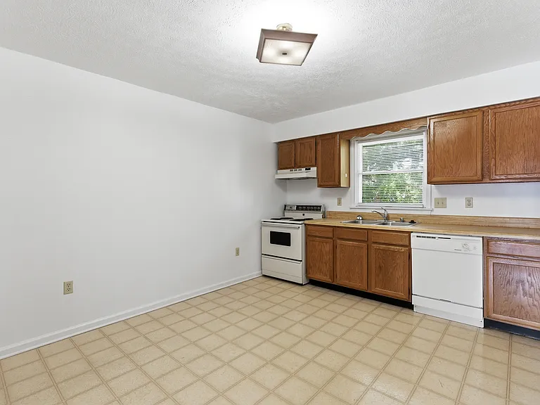 830 Locust St #6 — Photo 6
