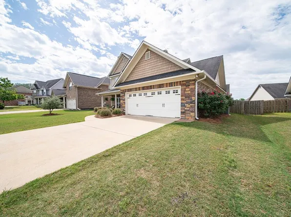 25 Maggy Ct, Phenix City, AL 36867