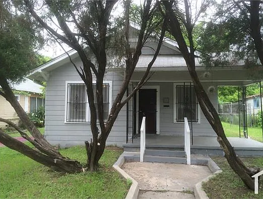 1135 Delaware St — Photo 1