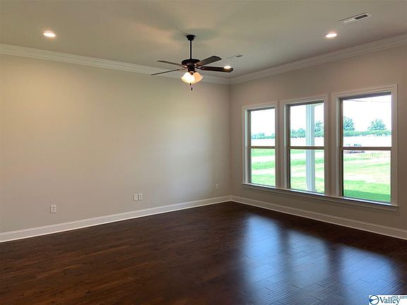 4th image of 100 Elledge Farm Dr