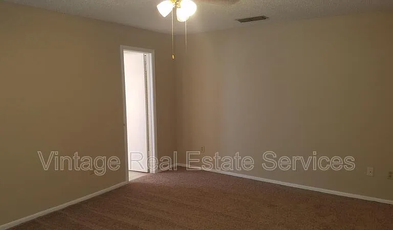 1904 Firethorn Ct — Photo 21