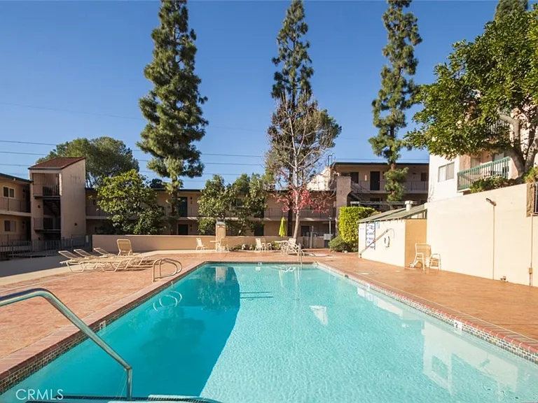 2940 N Verdugo Rd #321 — Photo 36