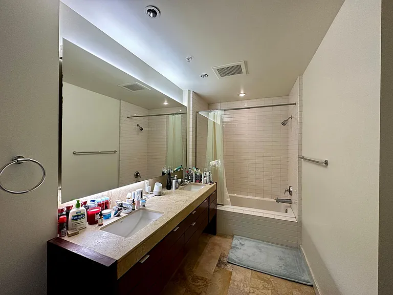 3570 S River Pkwy — Photo 7