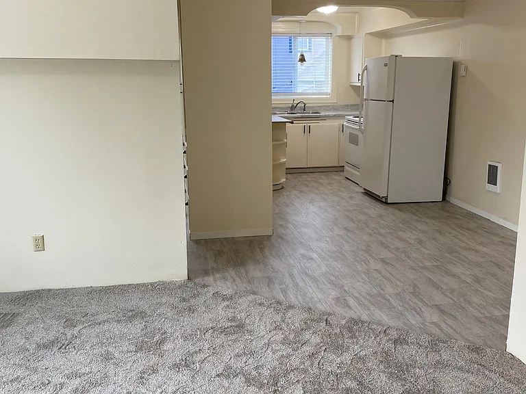 1814 Cedar St — Photo 9