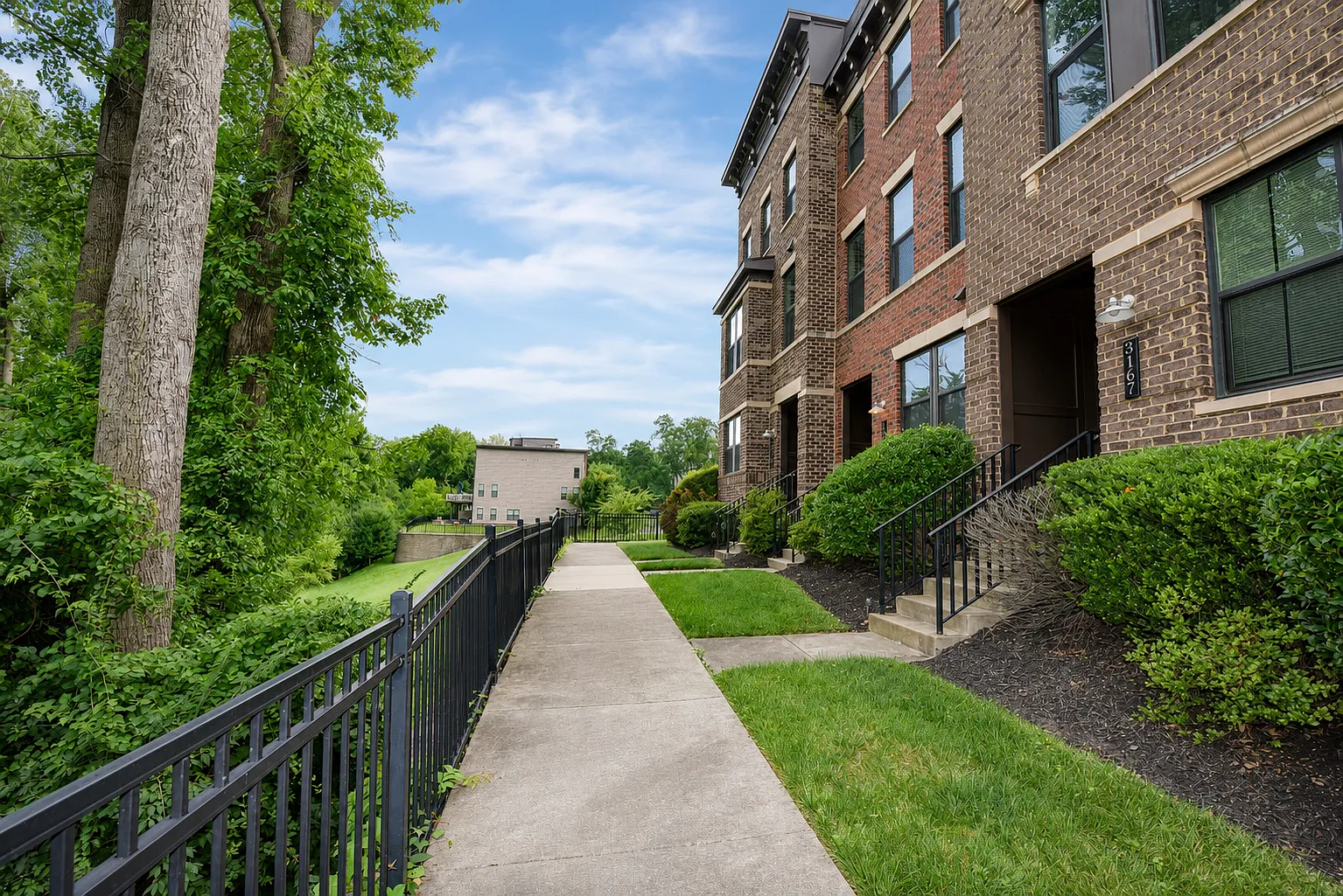 4 bed, 3.5 bath, 3016 sqft, $4,800 — Photo 4