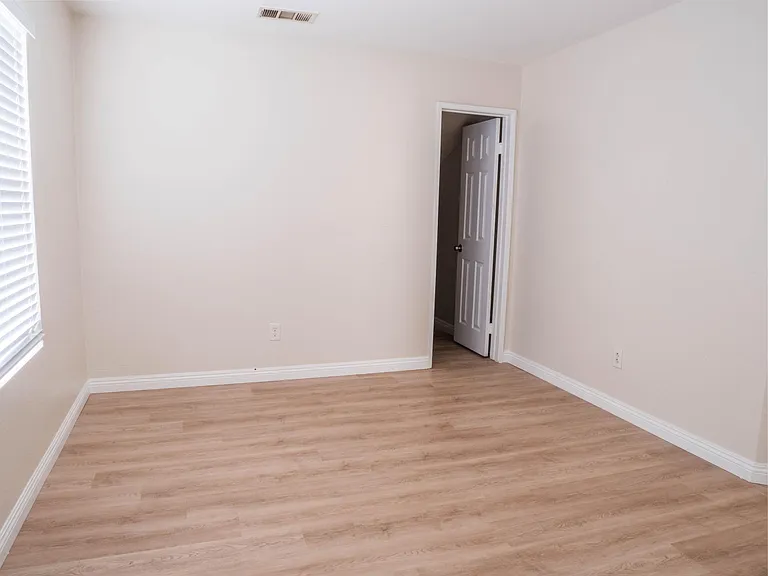 14579 Nelson Ave — Photo 19