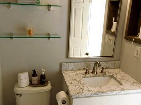 2nd image of 276 Cypress St #303