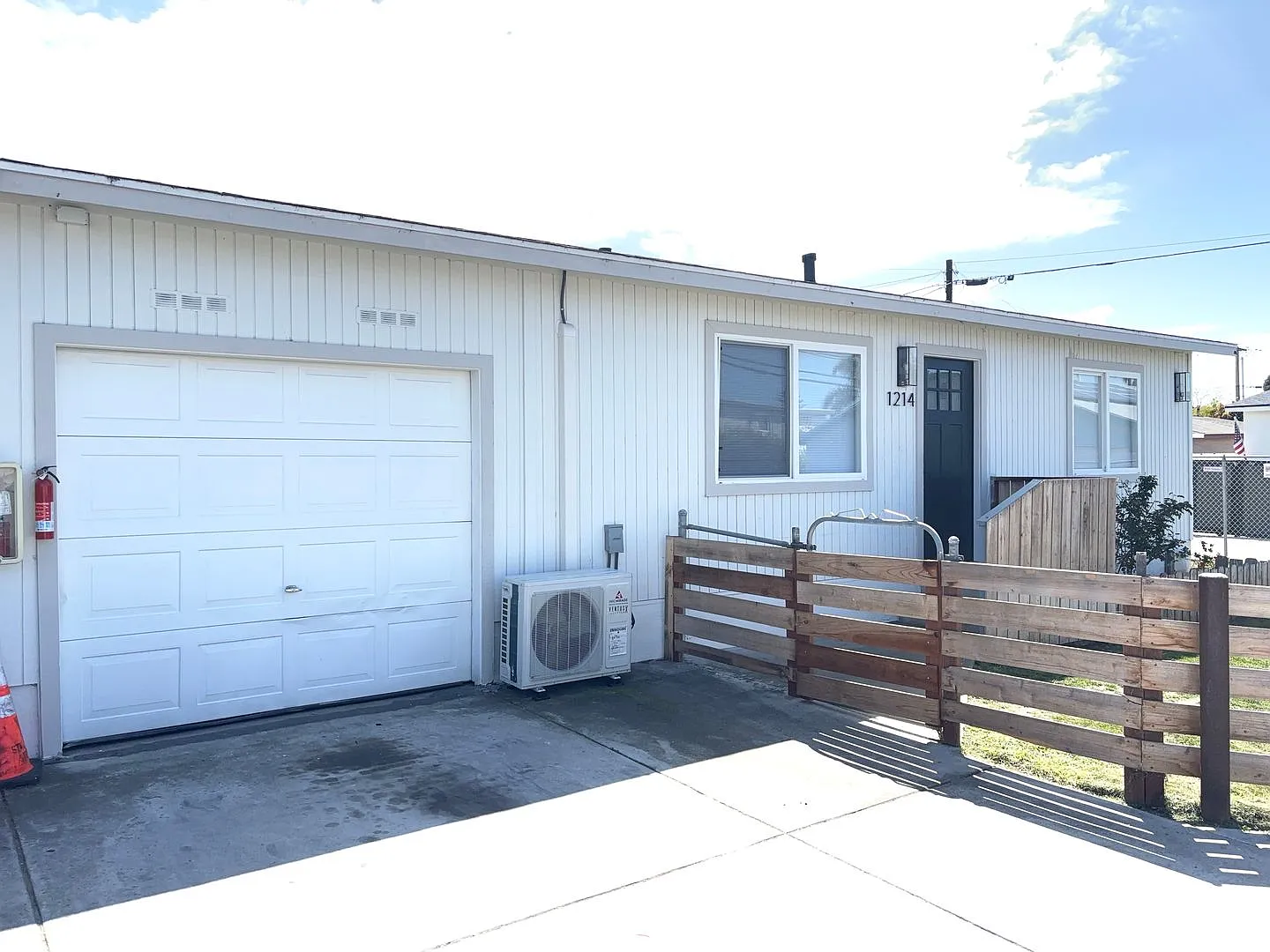 2 Bedrooms 1 Bath Home For Rent In Imperial Beach — Photo 1