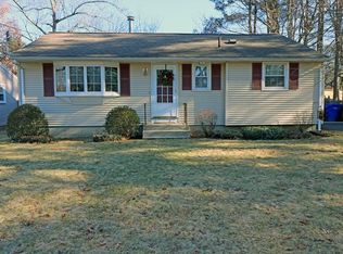 95 Rhinebeck Ave, Springfield, MA 01129