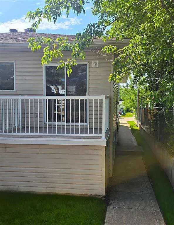 3 bed, 1.5 bath, 648 sqft, $1,700 — Photo 1