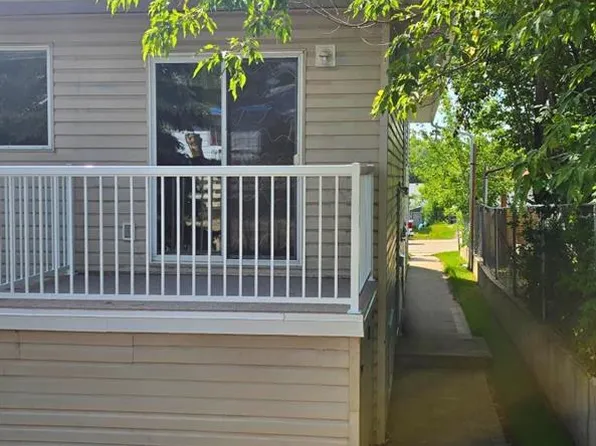 9318 106th Ave #C, Grande Prairie, AB T8V 1H7