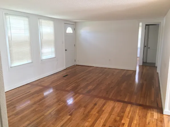 1810 Pine St, Hays, KS 67601