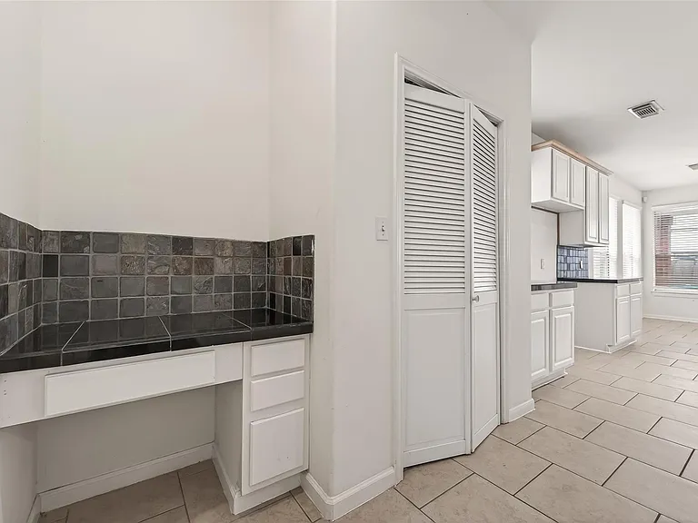 14914 W Bend Dr — Photo 11