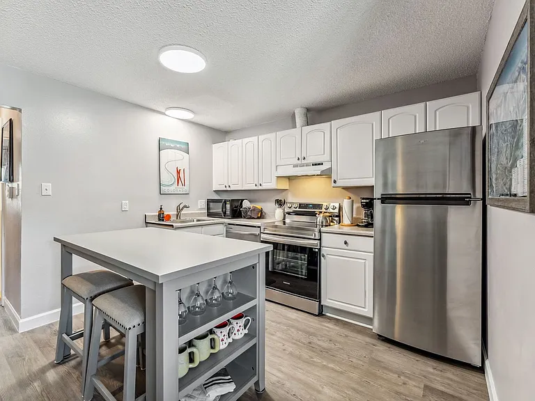 412 S Main St #113 — Photo 5