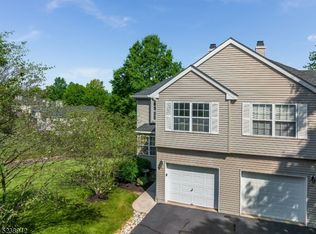 23 Spring Brook Dr, Annandale, NJ 08801