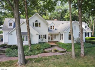 285 Nob Hill Dr, Akron, OH 44303