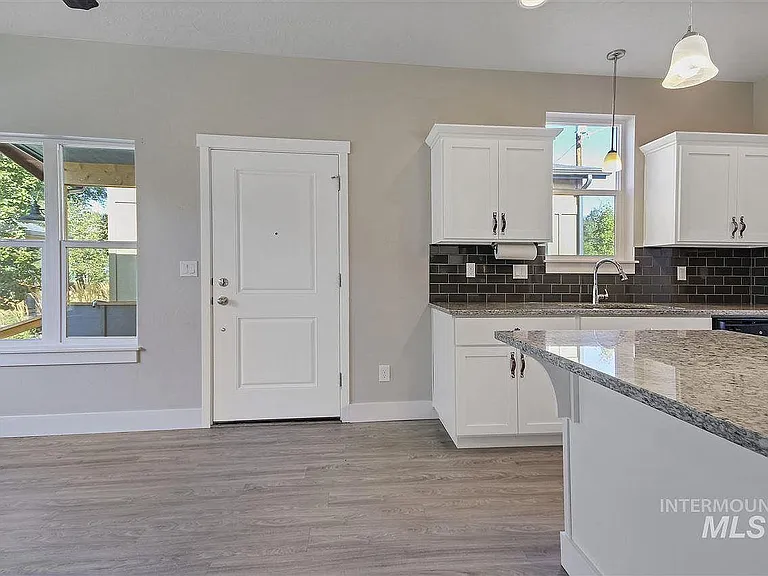 4335 Adams St — Photo 6