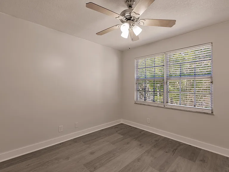 6292 NW 40th Ave — Photo 22