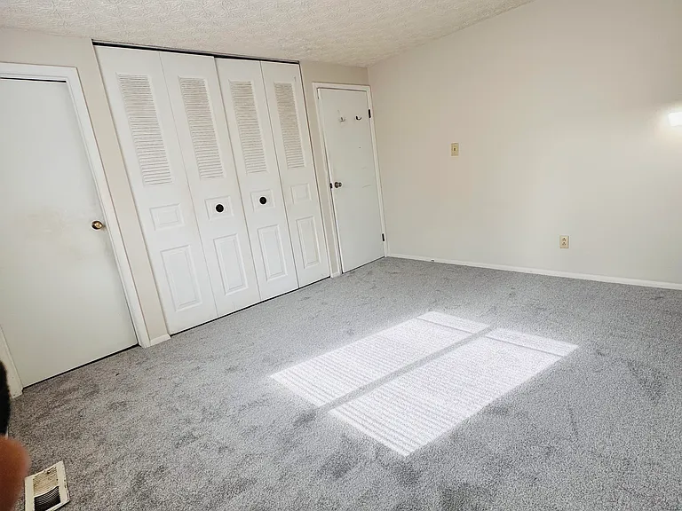8709 Scarsdale Blvd — Photo 14