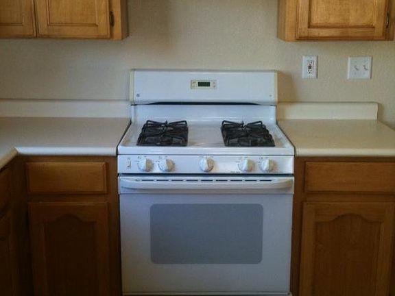 3rd image of 114 W Robin Avenue