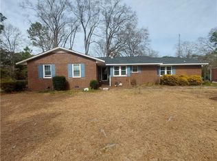 419 McMillan Ave, Red Springs, NC 28377