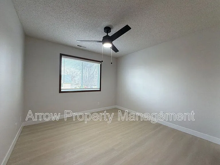 539 N 24th St #9 — Photo 8