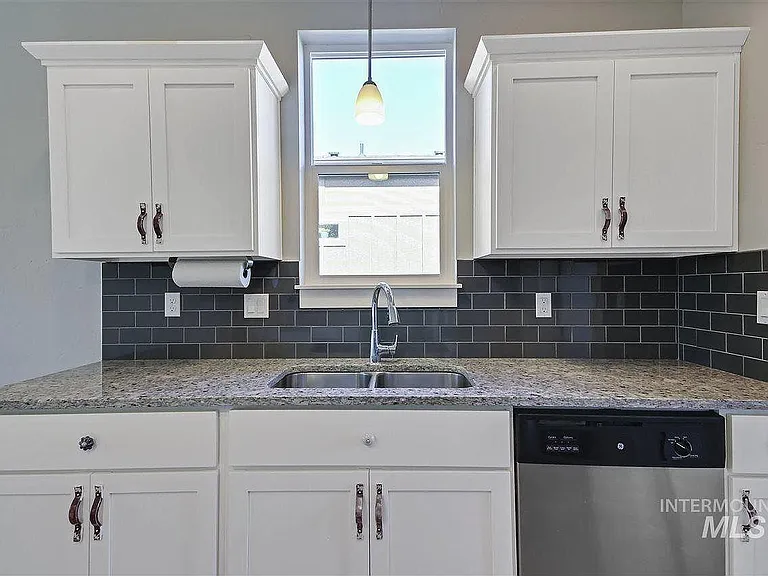 4335 Adams St — Photo 11