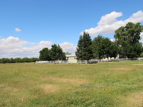 Oakdale Ranchette w/2 homes!