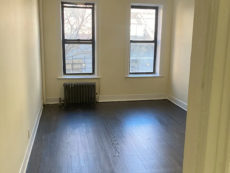 45-54 39th Pl #2E — Photo 2