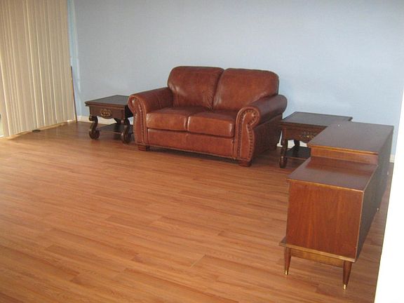 4th image of 6033 Parkwalk Dr