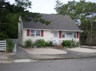 212 Glendola Ave, Beach Haven, NJ 08008